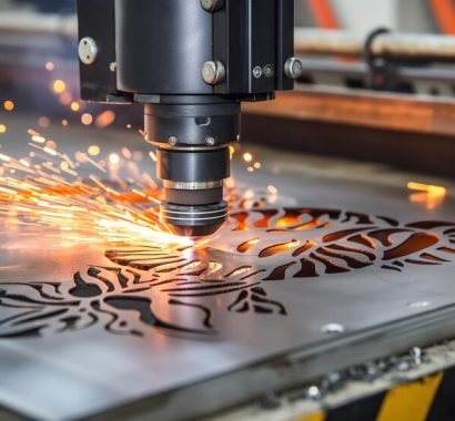 plasma-cutting-metal_1158744-6027